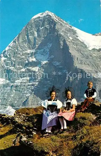 AK / Ansichtskarte Trachten Schweiz Eiger Nordwand  Kat. Trachten