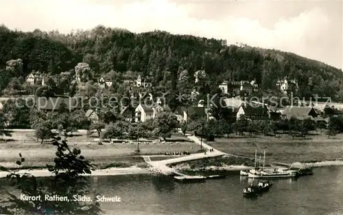 AK / Ansichtskarte Rathen Saechsische Schweiz Blick ueber die Elbe Bootsanleger Kat. Rathen Sachsen