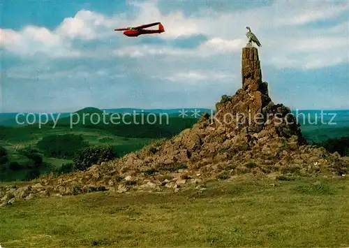 AK / Ansichtskarte Segelflug Wasserkuppe Fliegerdenkmal  Kat. Flug