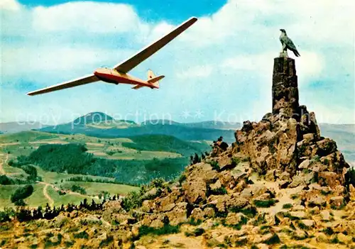 AK / Ansichtskarte Segelflug Wasserkuppe Naturpark Rhoen Fliegerdenkmal Kat. Flug