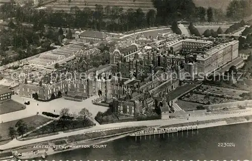 AK / Ansichtskarte Hampton Court Aerial view Valentine s Postcard Kat. Herefordshire County of