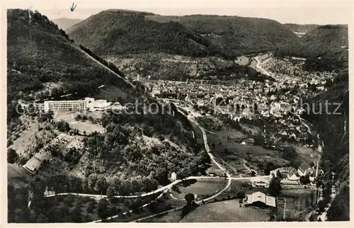 AK / Ansichtskarte Urach Bad Fliegeraufnahme mit Haus auf der Alb Kat. Bad Urach