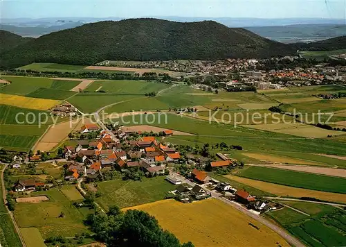 AK / Ansichtskarte Albertshausen Waldeck mit Blick auf Reinhardshausen Fliegeraufnahme Kat. Bad Wildungen