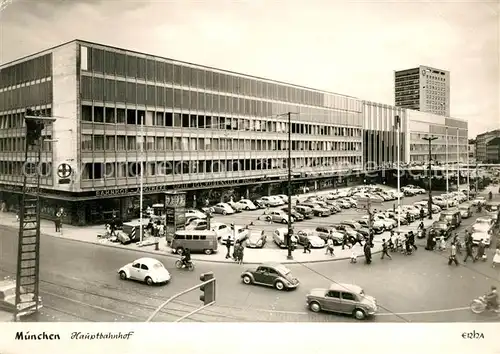 AK / Ansichtskarte Muenchen Hauptbahnhof mit Parkplatz Nachtluftpost Kat. Muenchen