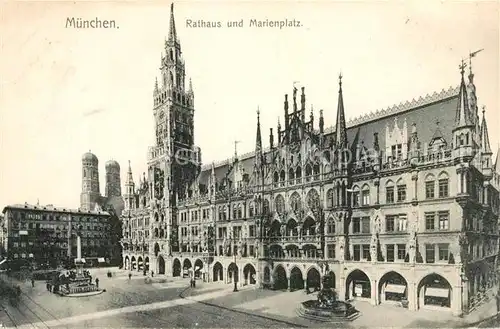AK / Ansichtskarte Muenchen Rathaus und Marienplatz Kat. Muenchen