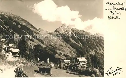 AK / Ansichtskarte Brandberg Tirol Bergdorf mit Kolm Zillertaler Alpen Kat. Brandberg