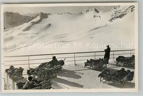 AK / Ansichtskarte Zugspitzbahn Sporthotel Schneeferner Liegeterrasse Kat. Eisenbahn