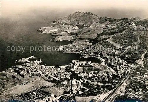 AK / Ansichtskarte Collioure Vue aerienne la Cote Port Vendres et Cap Bearn Kat. Collioure