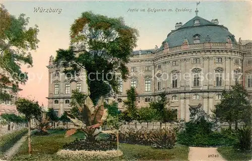 AK / Ansichtskarte Wuerzburg Residenz Hofgarten Brunnen Kat. Wuerzburg