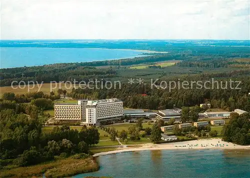 AK / Ansichtskarte Klink Waren Mueritz Hotel Klink mit Mueritz und Koelpinsee Fliegeraufnahme Kat. Klink Waren