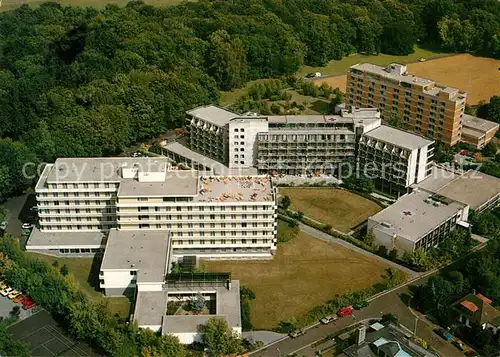 AK / Ansichtskarte Bad Nauheim Kaiserberg Klinik William Harvey Klinik Kurklinik Lindenhof Fliegeraufnahme Kat. Bad Nauheim