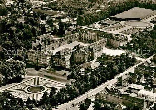 AK / Ansichtskarte Ludwigsburg Wuerttemberg Schloss mit Gartenschau Bluehendes Barock Fliegeraufnahme