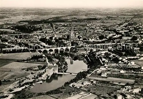 AK / Ansichtskarte Albi Tarn Vue aerienne sur la Ville et le Tarn Kat. Albi