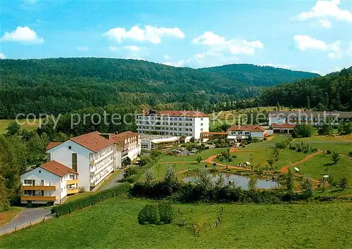 AK / Ansichtskarte Neukirchen Knuellgebirge Rehabilitationszentrum Urbachtal Klinik Dr Bartsch Fliegeraufnahme Kat. Neukirchen