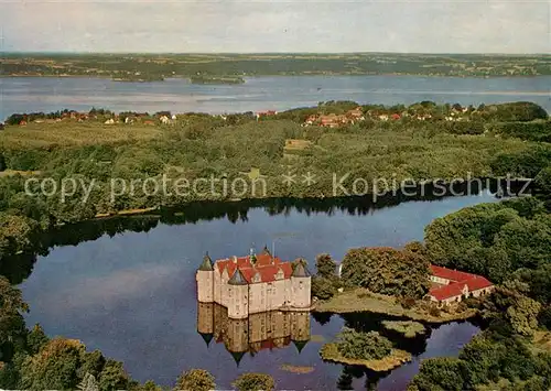 Gluecksburg Ostseebad Wasserschloss an Flensburger Foerde im Hintergrund daenische Kueste mit Ochseninseln Kat. Gluecksburg (Ostsee)