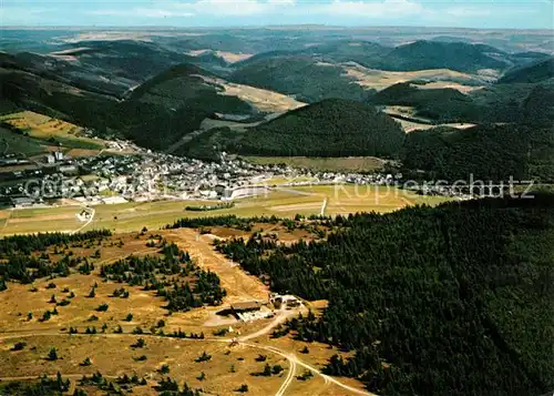 Willingen Sauerland Heilklimatischer Kneippkurort Wintersportplatz Ettelsberg Seilschwebebahn Fliegeraufnahme Willingen Sauerland Kat. Willingen (Upland)