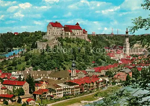 AK / Ansichtskarte Burghausen_Salzach Altstadt Kirche laengste Burg Deutschlands Burghausen Salzach Kat. Burghausen