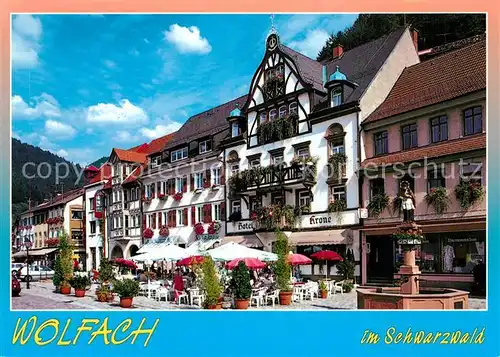 AK / Ansichtskarte Wolfach Hauptstrasse Strassencafes Brunnen Wolfach