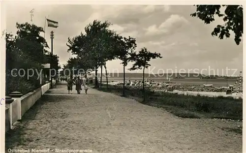 AK / Ansichtskarte Niendorf_Fehmarn Strandpromenade Niendorf Fehmarn