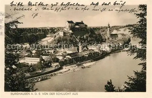 AK / Ansichtskarte Burghausen_Salzach Panorama Blick von der Schlucht Kirche Burghausen Salzach