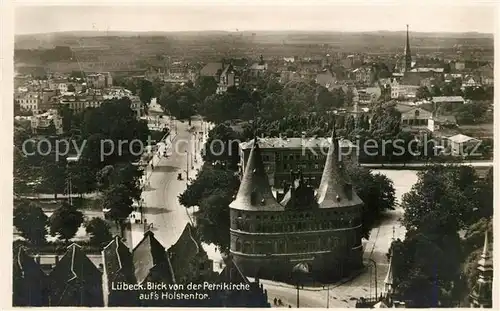 AK / Ansichtskarte Luebeck Fliegeraufnahme Petrikirche Holstentor Luebeck