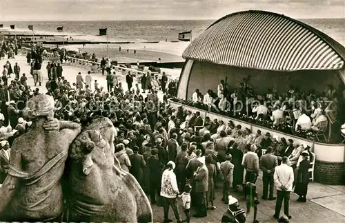 AK / Ansichtskarte Westerland_Sylt Kurkonzert Strandpromenade Westerland_Sylt