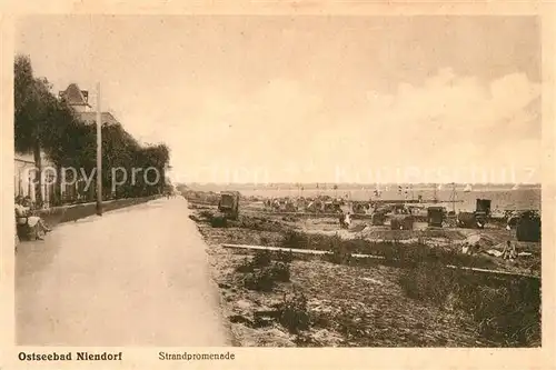 AK / Ansichtskarte Niendorf_Ostseebad Strandpromenade Niendorf_Ostseebad