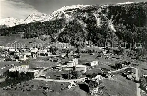 AK / Ansichtskarte Leukerbad Fliegeraufnahme Rheumaklinik physikalisch balneogisches Institut Leukerbad