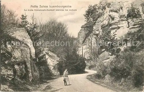 AK / Ansichtskarte Echternach La route Echternach Berdorf traverse les rochers Echternach