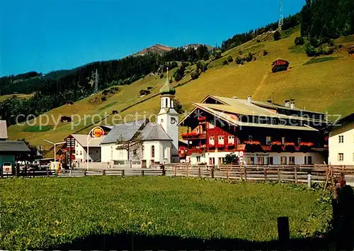 AK / Ansichtskarte Gerlos Ortsmotiv mit Kirche Gerlos