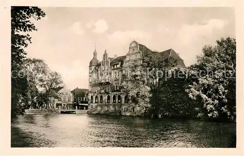 AK / Ansichtskarte Neumuenster_Schleswig Holstein Am Teich Rathaus Neumuenster