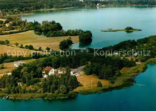 AK / Ansichtskarte Malente Gremsmuehlen Fliegeraufnahme mit Kellersee und Jugendherberge Malente Gremsmuehlen