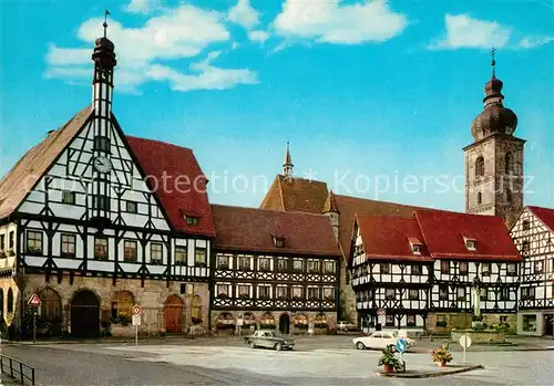 AK / Ansichtskarte Forchheim_Oberfranken Marktplatz Rathaus St Martinskirche Fachwerkhaeuser Forchheim Oberfranken