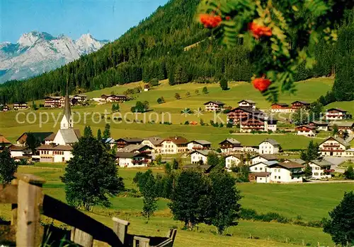 AK / Ansichtskarte St_Martin_Tennengebirge Sommerfrische Ortsansicht mit Kirche Alpen St_Martin_Tennengebirge