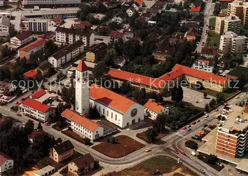 AK / Ansichtskarte Deggendorf_Donau Fliegeraufnahme St. Martin Kindergarten Sozialzentrum Schule Deggendorf Donau