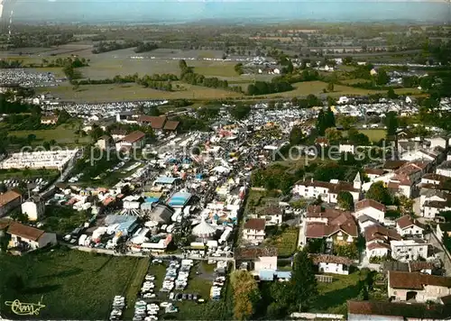 AK / Ansichtskarte Beaucroissant Vue Aerienne Fliegeraufnahme Beaucroissant