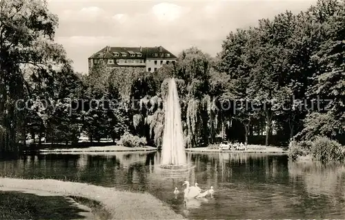 AK / Ansichtskarte Bad_Hersfeld Kurparkteich mit Wigbertshoehe Bad_Hersfeld