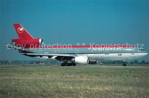 AK / Ansichtskarte Flugzeuge_Zivil Northwest Airlines McDonnell Douglas DC 10 40 N156US Flugzeuge Zivil