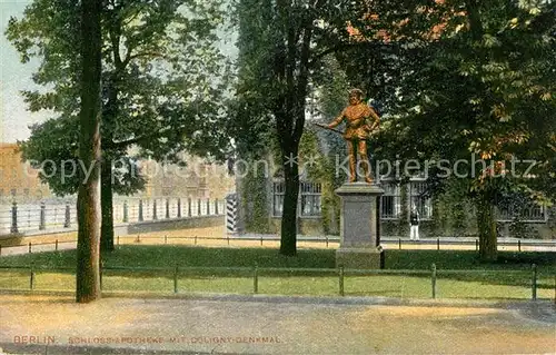 AK / Ansichtskarte Berlin Schloss Apotheke mit Coligny Denkmal Berlin