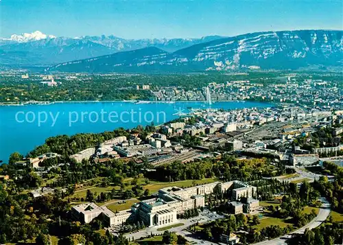 AK / Ansichtskarte Geneve_GE Palais des Nations Lac Leman et le Mont Blanc Alpes vue aerienne Geneve_GE