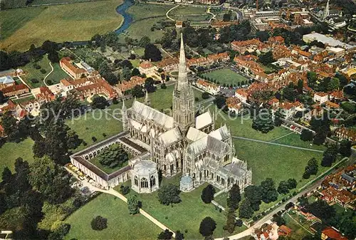 AK / Ansichtskarte Salisbury_Wiltshire Fliegeraufnahme Cathedral  