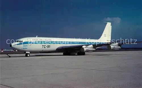 AK / Ansichtskarte Flugzeuge_Zivil Fuerza Aerea Argentina Boeing B 707 387B TC 91 MSN 21070 Flugzeuge Zivil