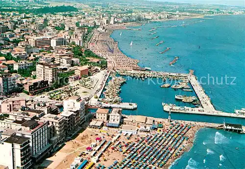 AK / Ansichtskarte Gabicce_Mare Panorama aereo Porto Spiaggia Gabicce Mare