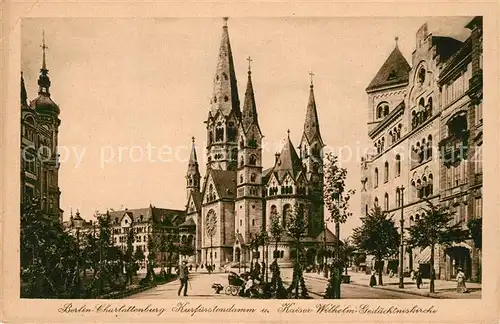 AK / Ansichtskarte Berlin Kurfuerstendamm und Kaiser Wilhelm Gedaechtniskirche Berlin