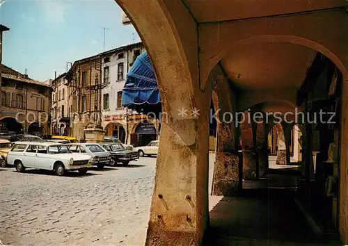 AK / Ansichtskarte Bagnols sur Ceze Place de la Mairie et ses arcades Bagnols sur Ceze