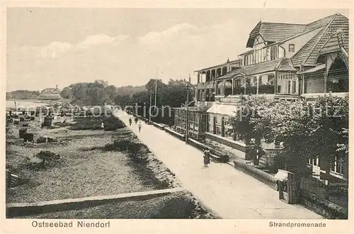 AK / Ansichtskarte Niendorf_Ostseebad Strandpromenade Niendorf_Ostseebad