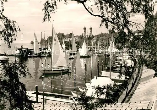 AK / Ansichtskarte Friedrichshafen_Bodensee Yachthafen und Schlosskirche Friedrichshafen Bodensee