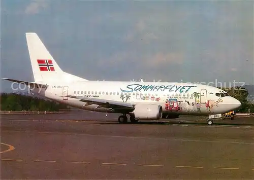 AK / Ansichtskarte Flugzeuge_Zivil Sommerflyet Braathens S.A.F.E. B737 5Q5 LN BRU c n 25790 2245 Flugzeuge Zivil