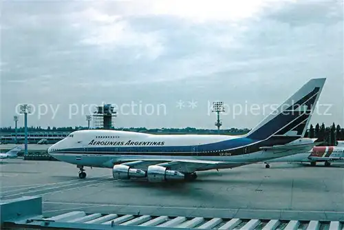 AK / Ansichtskarte Flugzeuge_Zivil Aerolineas Argentinas B 747 SP 27 LH OHV c n 21786 Flugzeuge Zivil