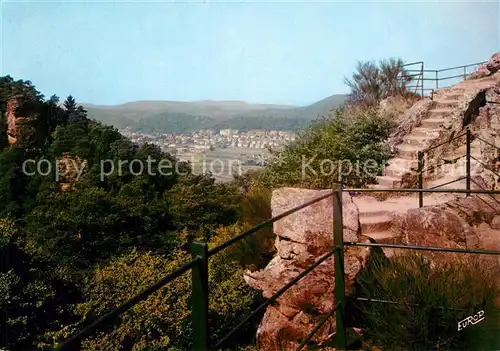 AK / Ansichtskarte Dahn Burgruine mit Blick auf die Stadt Dahn